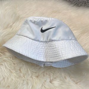 White toddler Nike bucket hat